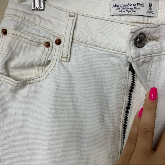 Abercrombie & Fitch The 70s Vintage Flare High Rise Jeans in White Size 6 - Picture 7 of 13
